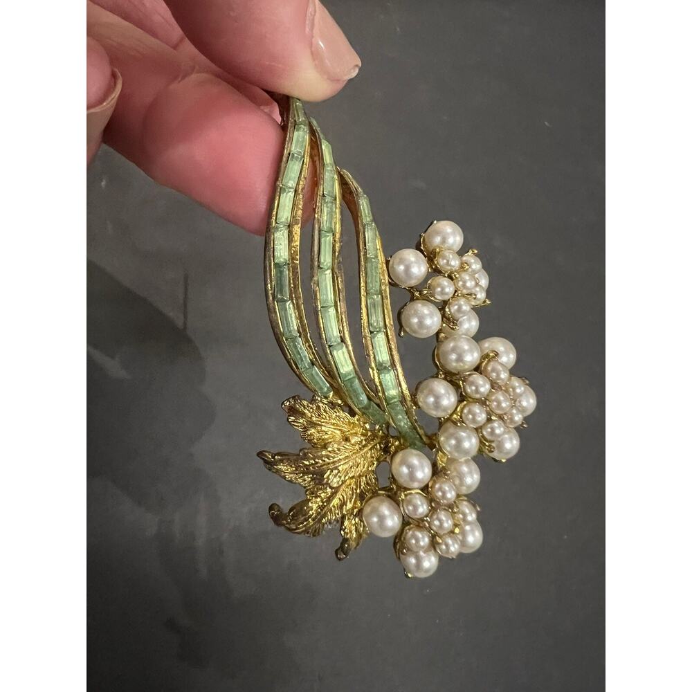 vintage Costume Jewelry Teal Green rhinestones and Pearls brooch